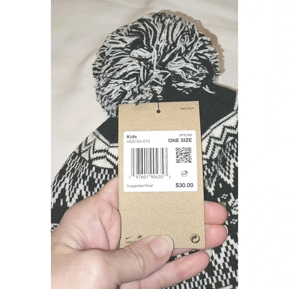 NWT Youth Nike Peak Fair Isle Beanie Black White Red With Black White Removable